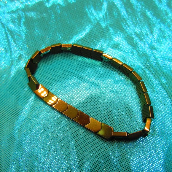 Copper Titanium Hematite Arrows 7" Stretchy Gemstone Bracelet - Picture 2 of 3